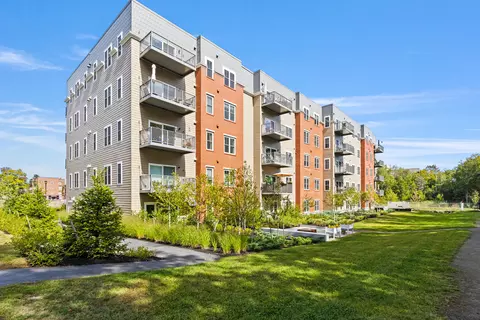 75 Mcauley Way #402, Portland, ME 04103