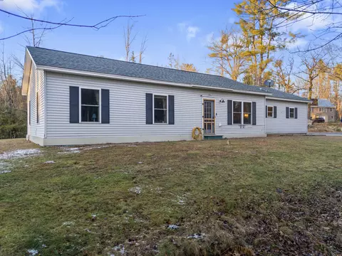 256 Pleasant St, Norway, ME 04268