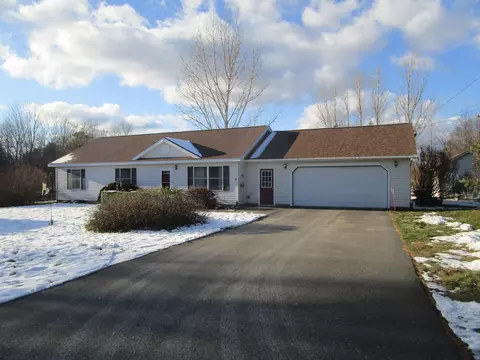 45 Rabbits Run Rd, Orrington, ME 04474