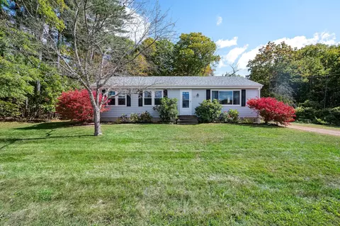 12 Picott Rd, Kittery, ME 03904