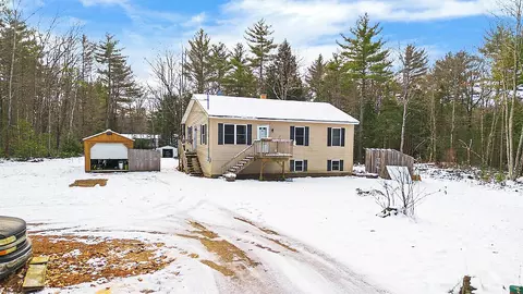 4 Youngs Dr, Leeds, ME 04263