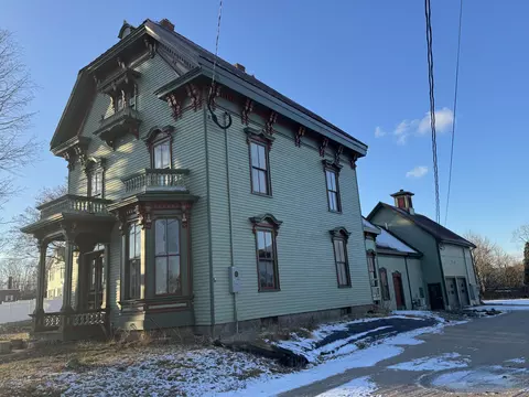 101 Court St, Machias, ME 04654