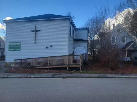 37 Water St, Rockland, ME 04841