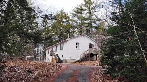 532 Indian Rd, Dresden, ME 04342