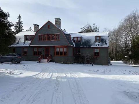 336 Grindstone Ave, Winter Harbor, ME 04693