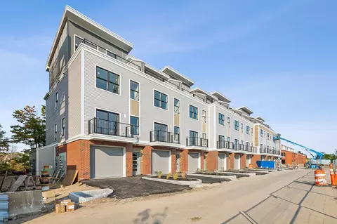 26 Upper Falls Rd #104, Biddeford, ME 04005