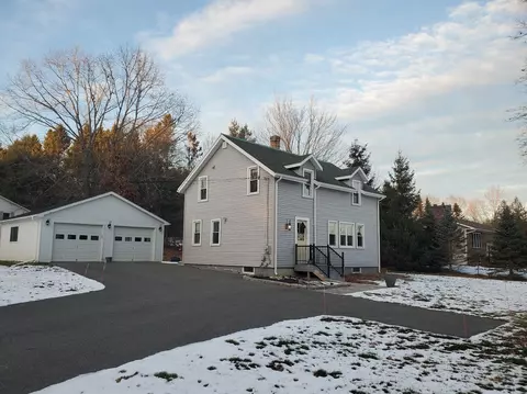 4 Mountainview Dr, Hampden, ME 04444