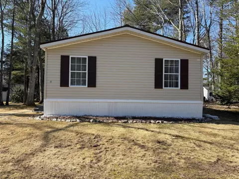 13 Deer Isle Dr, Old Orchard Beach, ME 04064
