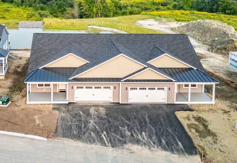 94 Brooks Edge Farm Rd #82, Westbrook, ME 04092