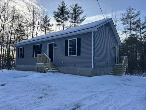 32 Olde Farnham Rd, Alfred, ME 04002