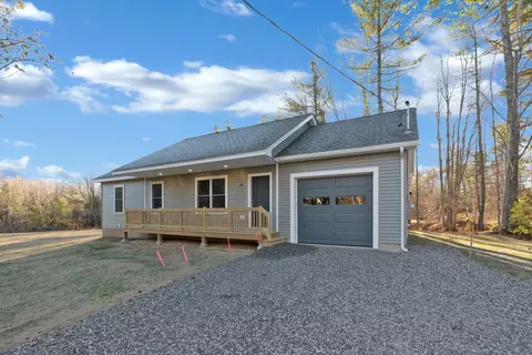 68 Welch Ln, Sanford, ME 04073