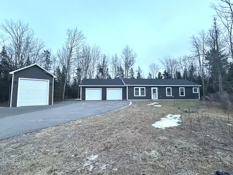 450 Davis Rd, Bangor, ME 04401