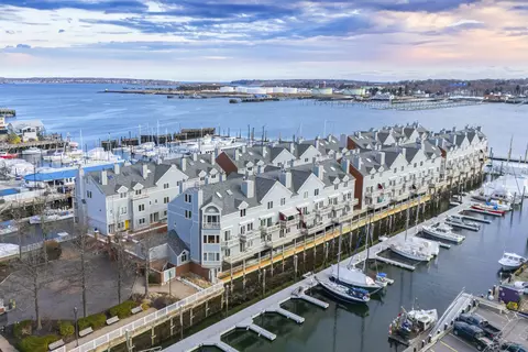 612 Chandlers Wharf #612, Portland, ME 04101