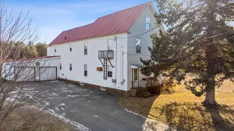 589 College St, Lewiston, ME 04240