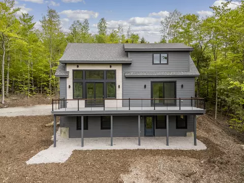 12 Vail Dr, Newry, ME 04261