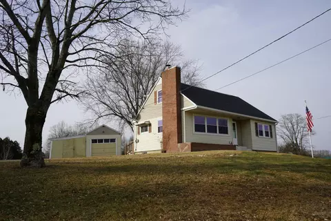 59 Old County Rd, Fairfield, ME 04937