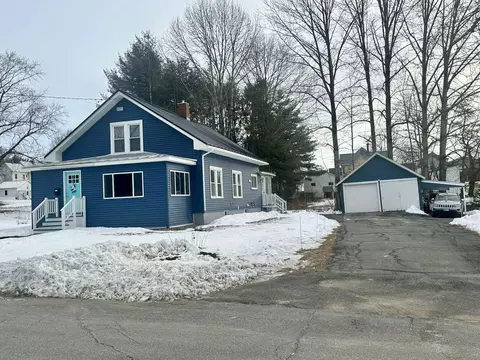 51 Heald St, Madison, ME 04950