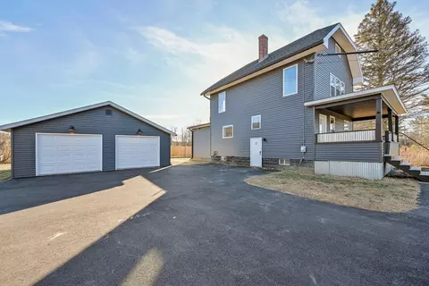 2 White Pine Dr, Augusta, ME 04330