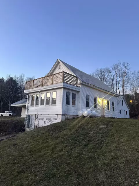 363 Windsor Rd, China, ME 04358