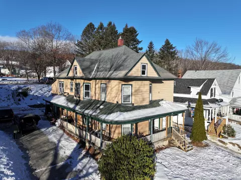 624 Prospect Ave, Rumford, ME 04276