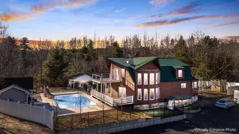 106 River Common Rd, Sabattus, ME 04280