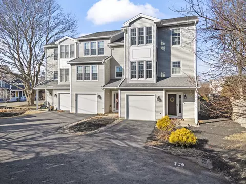 9 Long Beach Ave #13, York, ME 03909