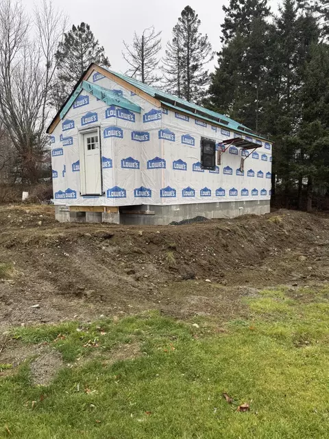 142 School St, Bucksport, ME 04416