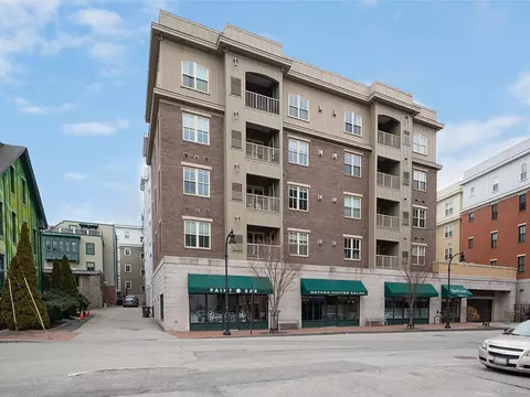 15 Middle St #204, Portland, ME 04101