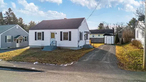 16 Brookside Ave, Augusta, ME 04330