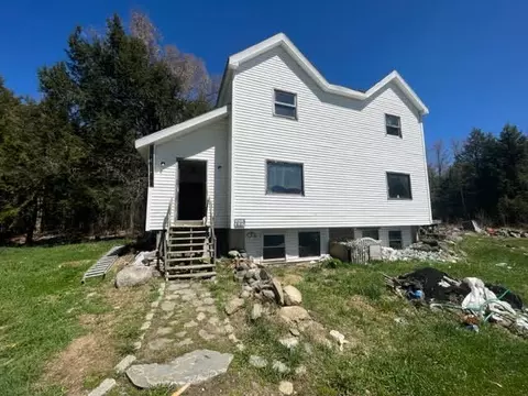98 White Schoolhouse Rd, Corinth, ME 04427