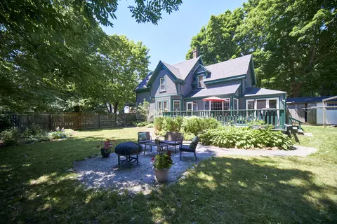 33 Rankin St, Rockland, ME 04841