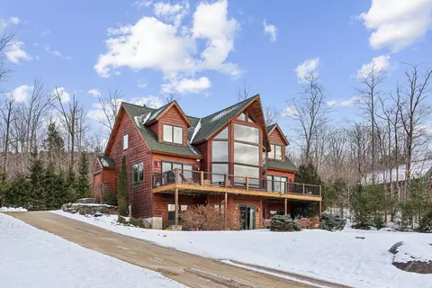 30 Blizzard Dr, Newry, ME 04261