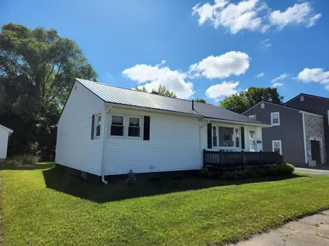 433 Aroostook Ave, Millinocket, ME 04462