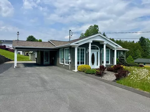 15 First Ave, Fort Kent, ME 04743