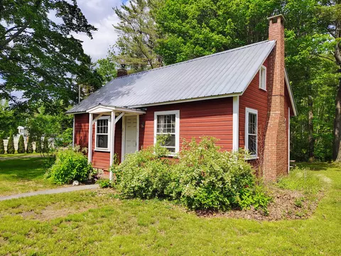 47 Mayville Rd, Bethel, ME 04217