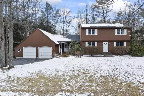 3 Merganser Ln, Topsham, ME 04086