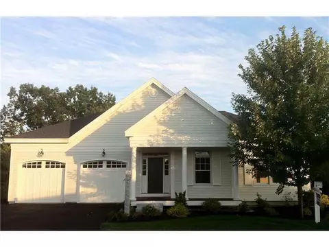 14 Heron Point Rd, Falmouth, ME 04105