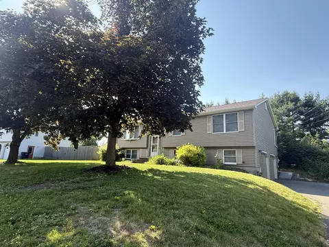 68 Laurel Cir, Bangor, ME 04401