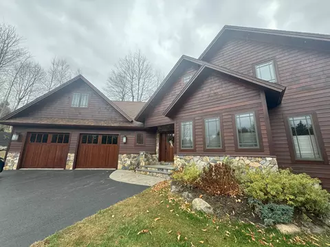 51 Fairway Dr, Newry, ME 04261