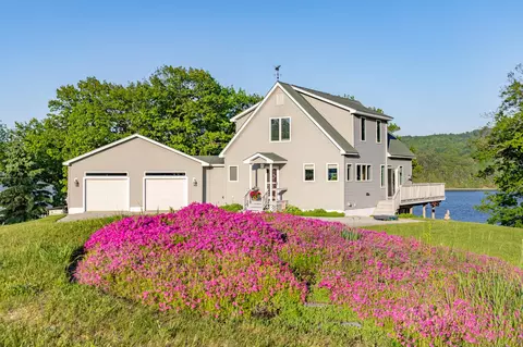 985 N North Main St, Winterport, ME 04496