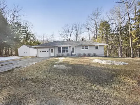 20 Smiley Ave, Winslow, ME 04901
