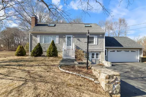 5 Patten Pl, Kittery, ME 03904