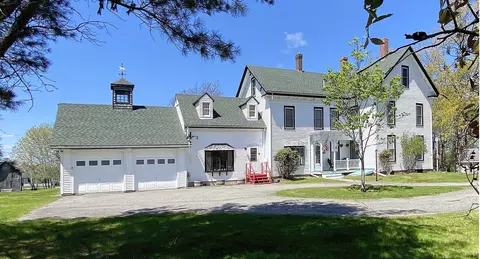 44 Broadway St, Machias, ME 04654