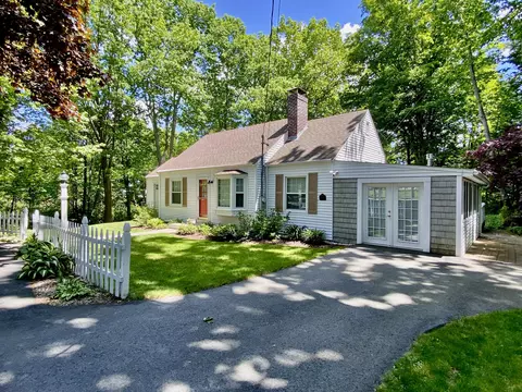 1335 Post Rd, Wells, ME 04090