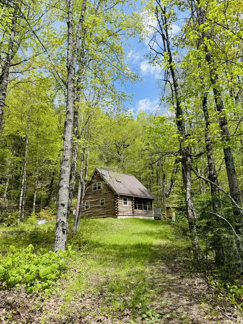 950 Carrying Place Rd, Carrying Place Town Twp, ME 04961