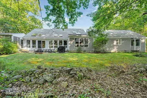 29 Penny Ln, Blue Hill, ME 04614