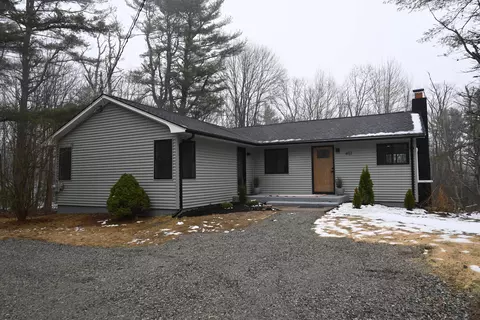 407 Lowell Town Rd, Wiscasset, ME 04578
