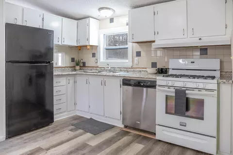 20 Turkey Farm Rd, Blue Hill, ME 04614