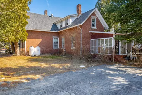 219 Oak St, Lewiston, ME 04240