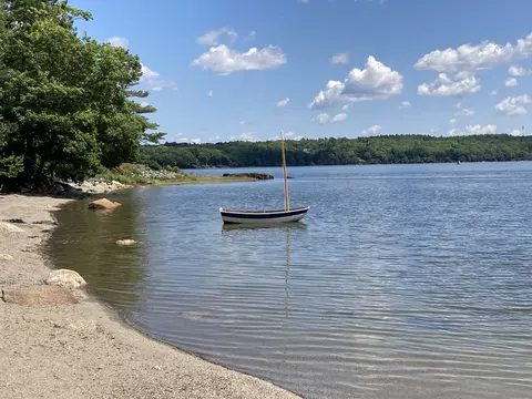 22 Bayview Dr, Stockton Springs, ME 04981